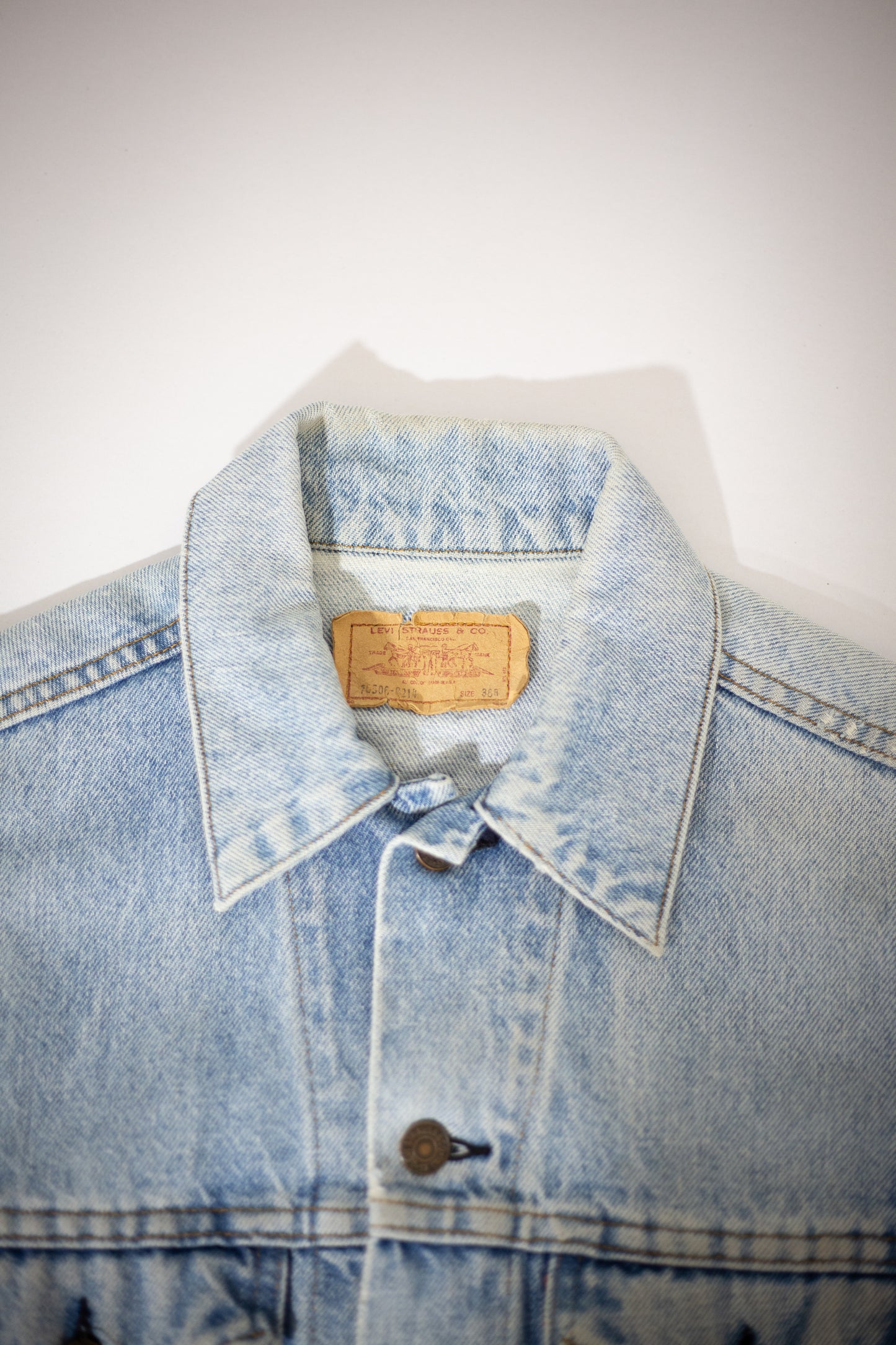 80's/90's Levi's Type III "70506-0214" Denim Jacket | Small/Medium