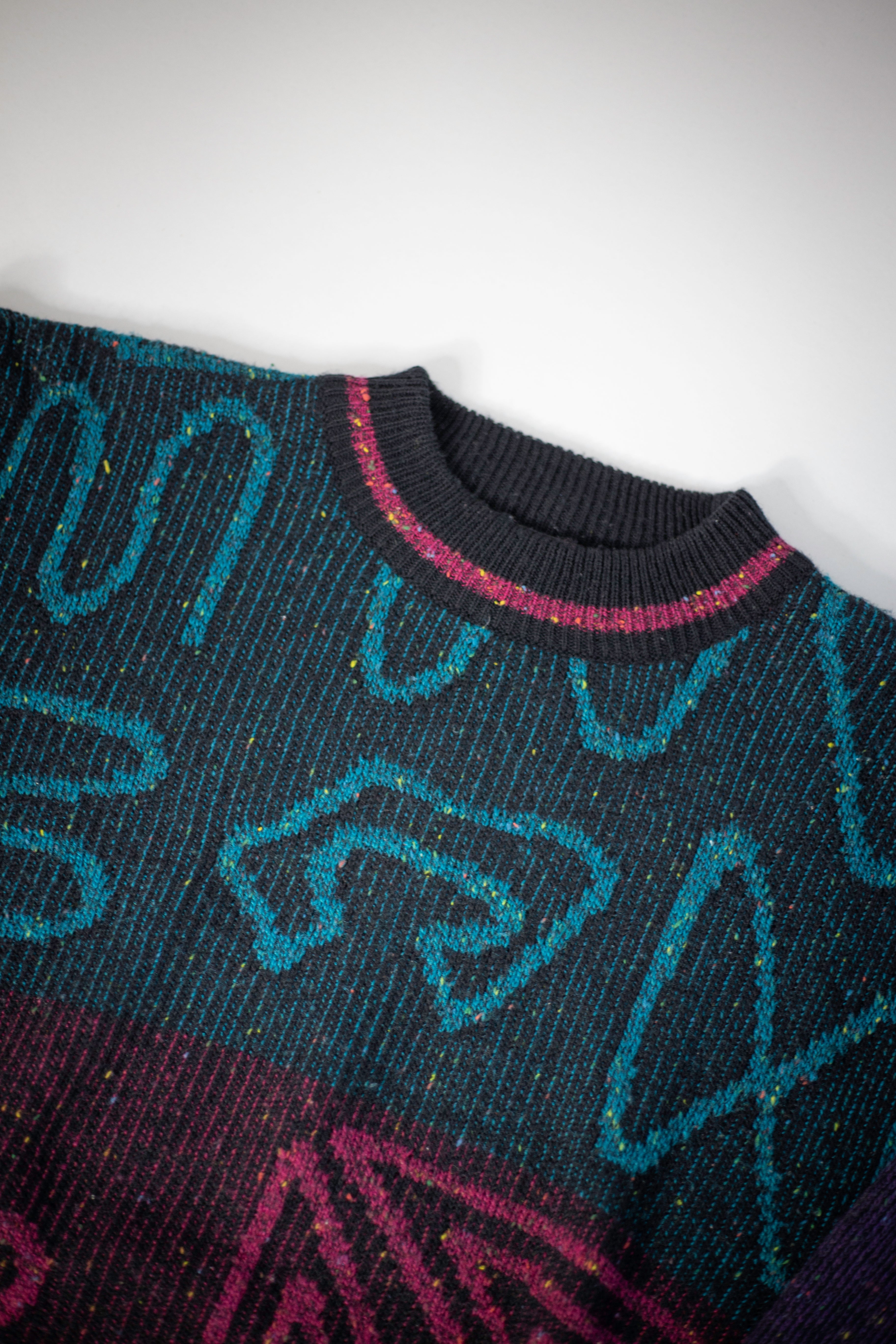 90's Street Scenes Sweater | Medium