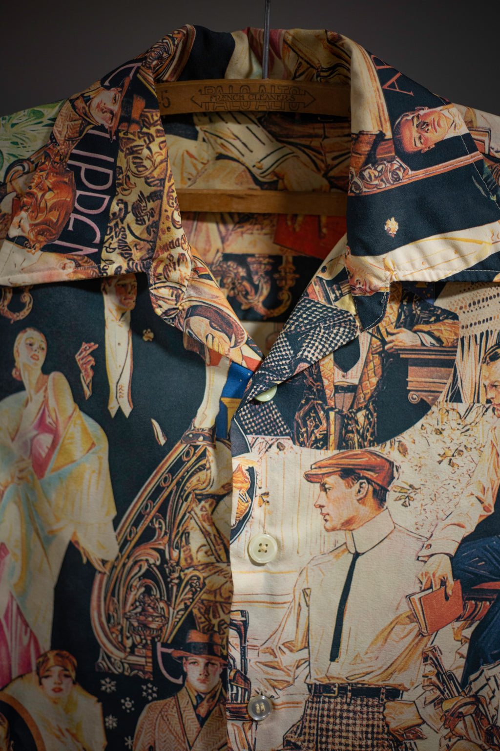 70's Arrow Joe Namath, JC Leyendecker Art Deco Shirt | Medium