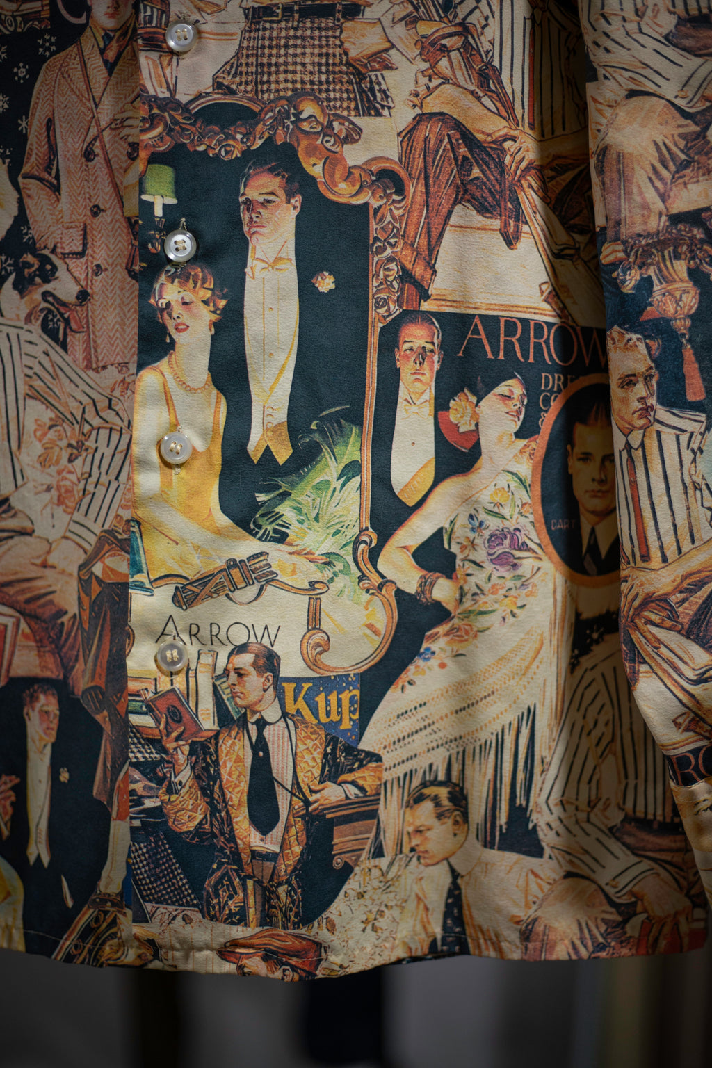 70's Arrow Joe Namath, JC Leyendecker Art Deco Shirt | Medium