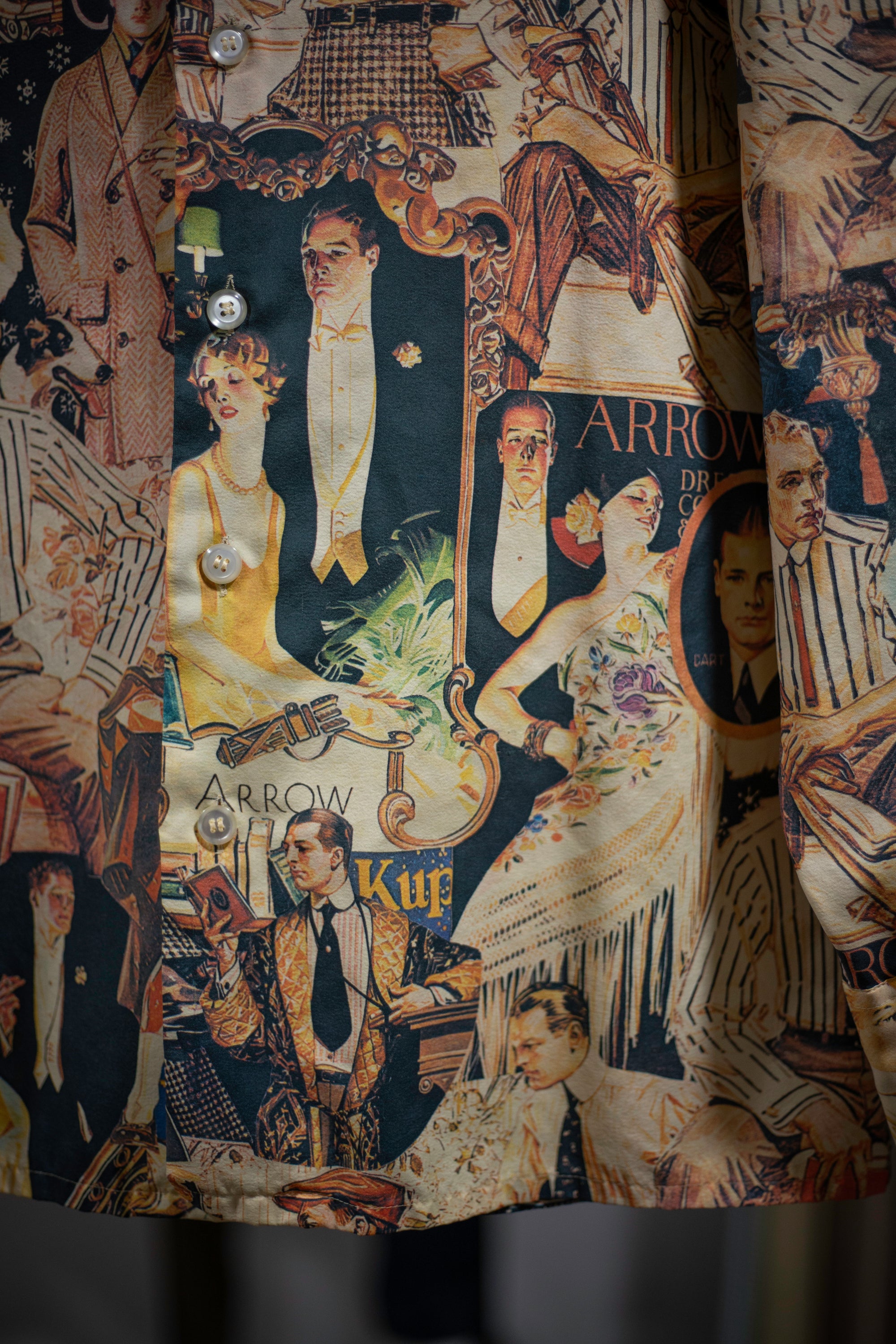 70's Arrow Joe Namath, JC Leyendecker Art Deco Shirt | Medium