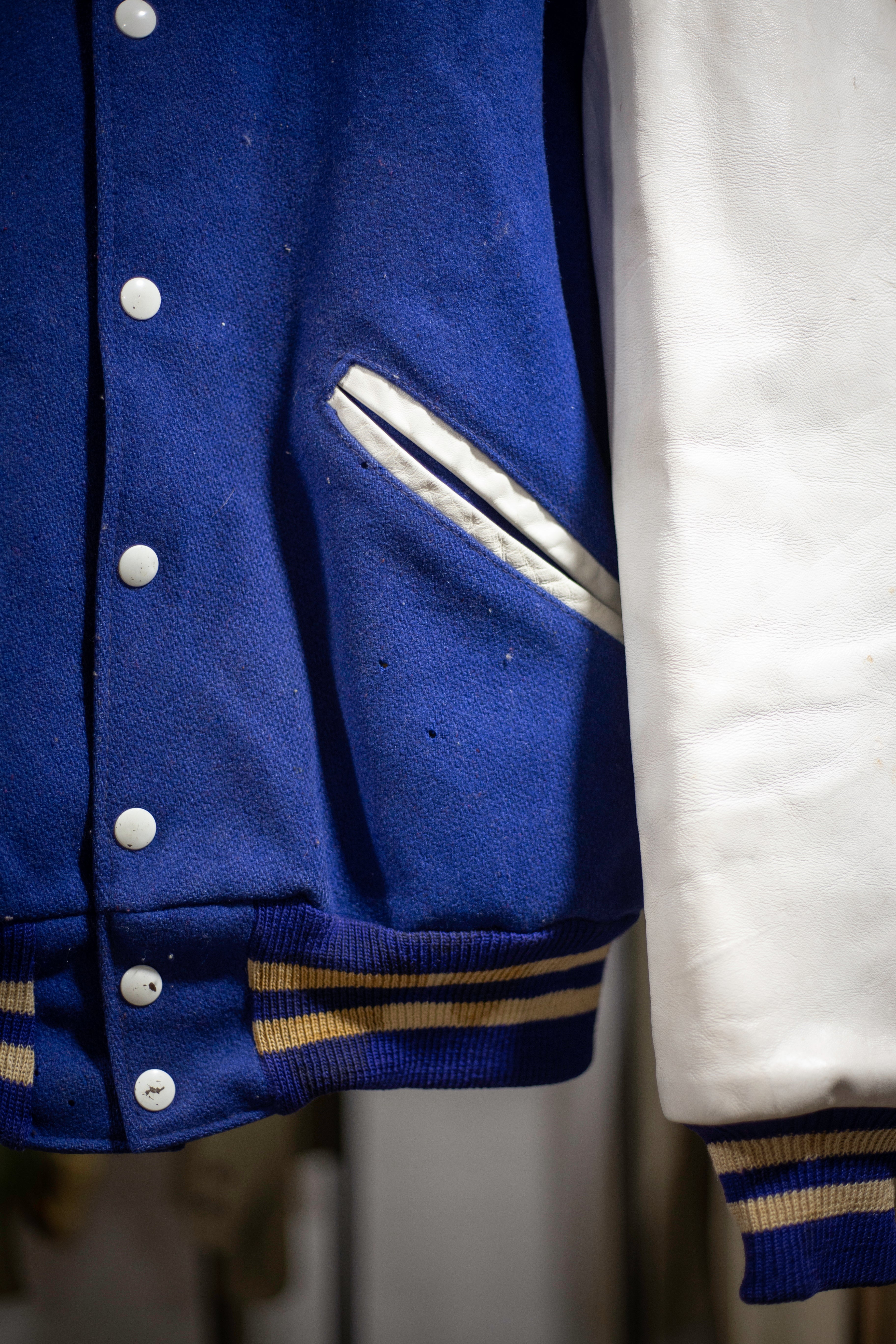 60's/70's Blank Varsity Jacket | Large