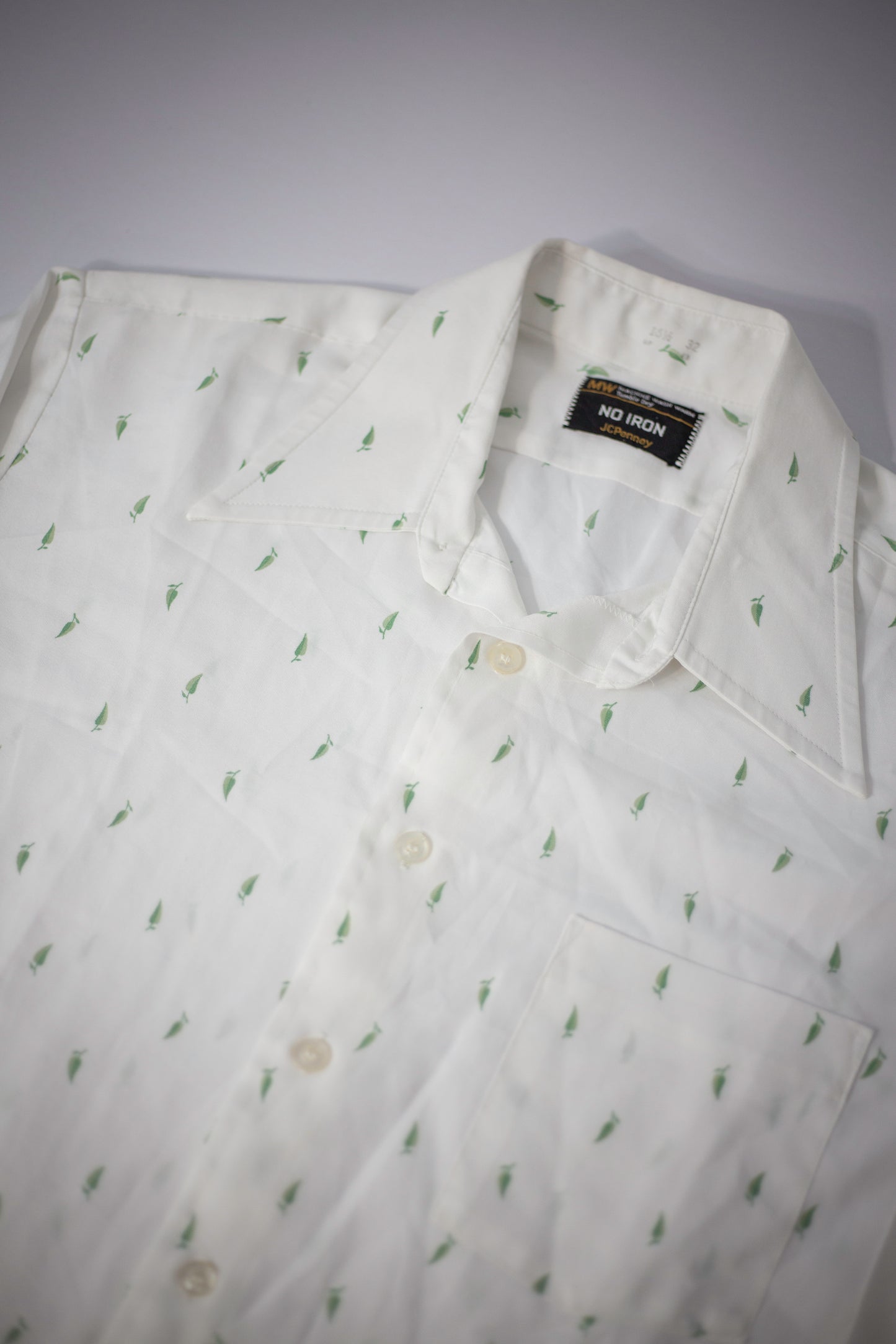70's JCPenney No Iron Leaf Shirt | X-Large