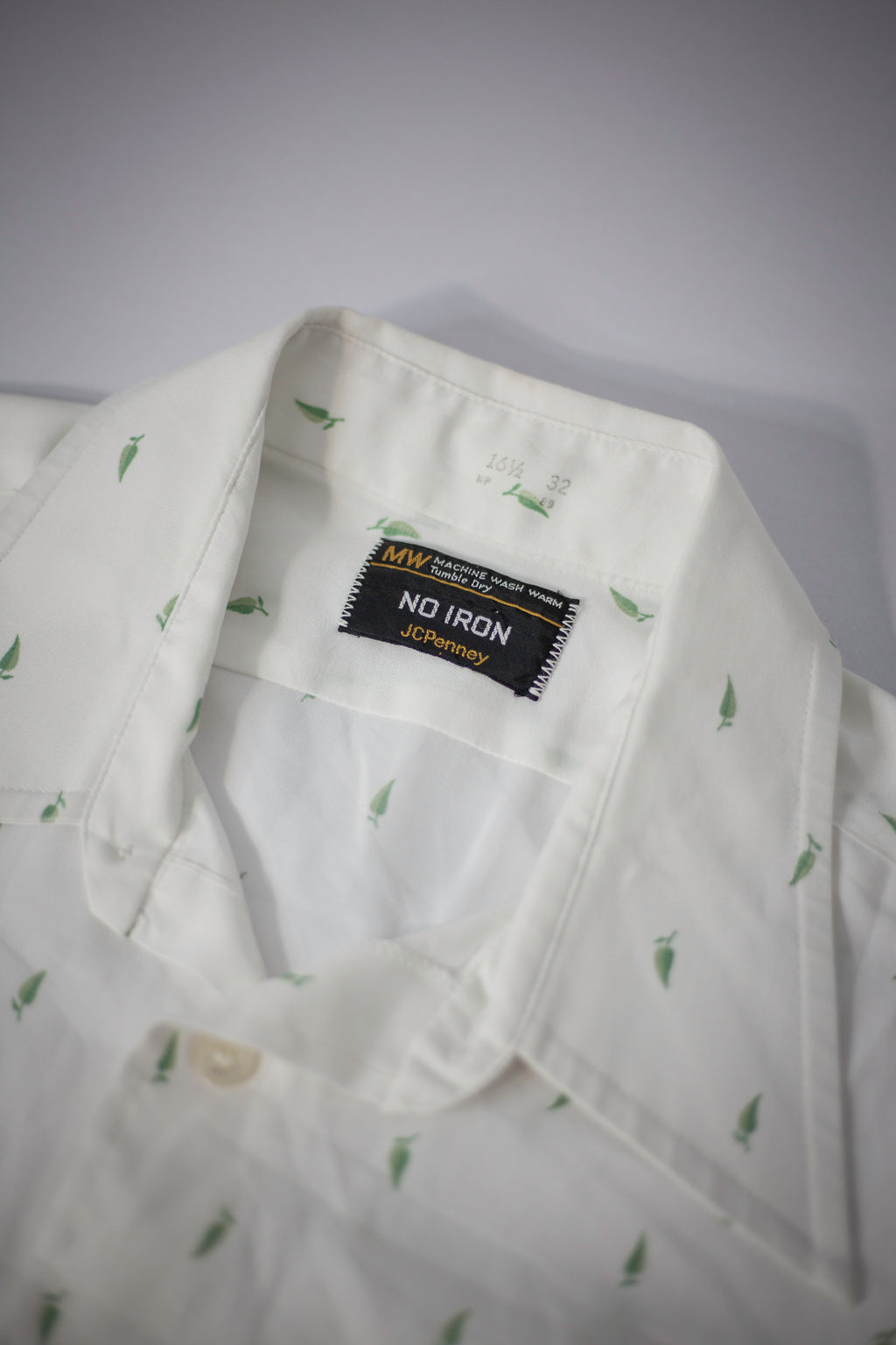 70's JCPenney No Iron Leaf Shirt | X-Large