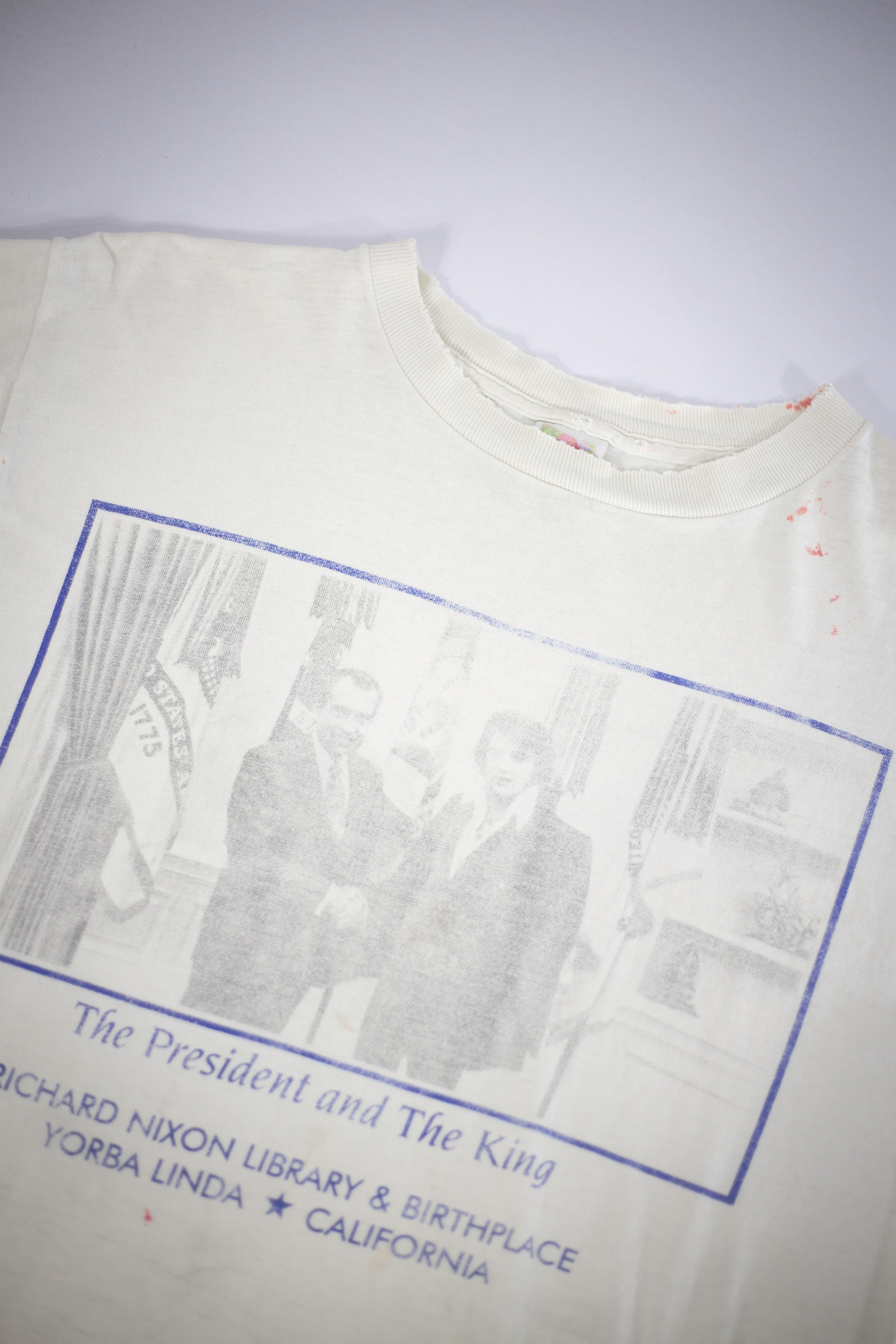 90's Distressed The President & The King T-Shirt | Medium